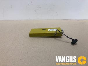 Used Antenna Amplifier Landrover Freelander II 2.2 td4 16V Price on request offered by Van Gils Automotive