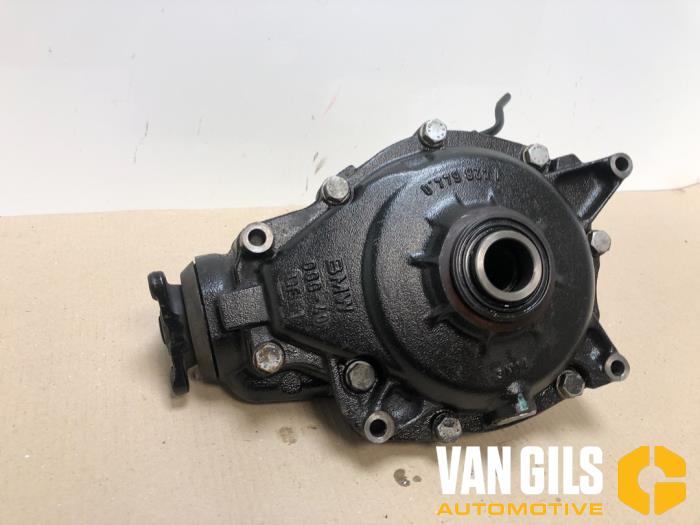 Front differential BMW X5 4.4i V8 32V - 31507512915 N62B44A