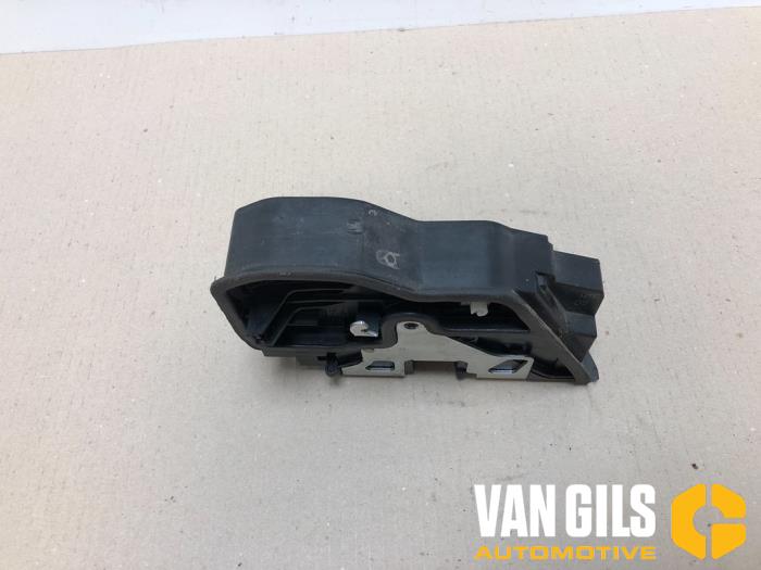 Rear door mechanism 4-door, right from a BMW 5 serie Touring (F11) 535i 24V TwinPower Turbo 2010