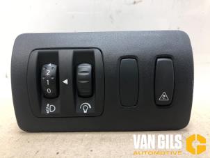 Usados Interruptor faro lhv Renault Clio III (BR/CR) 1.2 16V Tce Precio de solicitud ofrecido por Van Gils Automotive