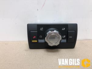 Usados Interruptor Landrover Freelander II 2.2 td4 16V Precio de solicitud ofrecido por Van Gils Automotive