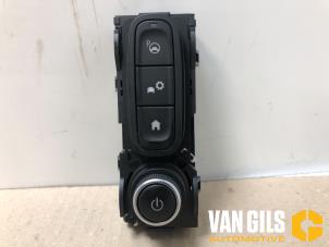 Used Multi-media control unit Renault Captur (2R) 0.9 Energy TCE 12V Price on request offered by Van Gils Automotive