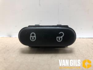 Gebrauchte Zentralverriegelung Schalter Seat Leon (1P1) 1.4 16V Preis auf Anfrage angeboten von Van Gils Automotive