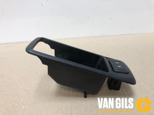 Usagé Commutateur vitre électrique Ford C-Max (DM2) 2.0 16V Prix sur demande proposé par Van Gils Automotive