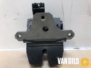 Usagé Serrure de coffre Ford C-Max (DM2) 2.0 16V Prix sur demande proposé par Van Gils Automotive