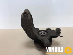 Usagé Joint avant gauche Ford Focus 2 1.4 16V Prix sur demande proposé par Van Gils Automotive