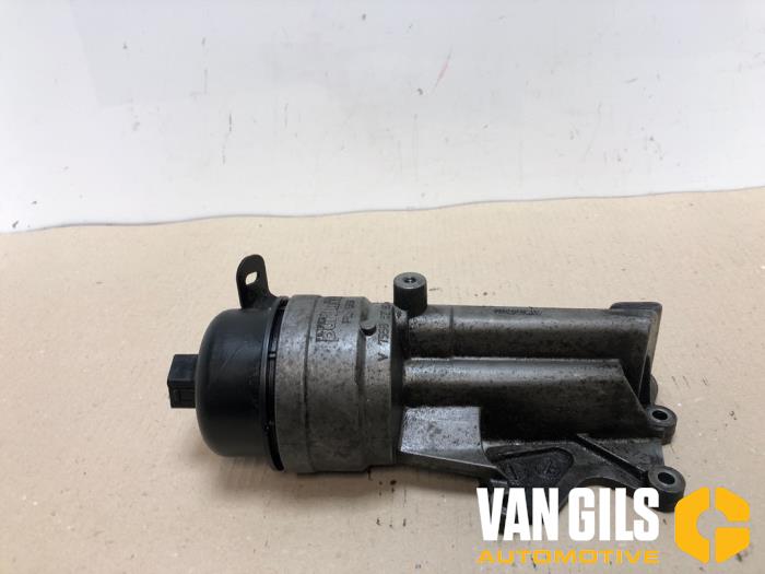 Oil filter housing from a Peugeot 308 (4A/C) 1.6 VTI 16V 2007