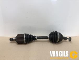 Usagé Arbre de transmission avant gauche Landrover Freelander II 2.2 td4 16V Prix sur demande proposé par Van Gils Automotive