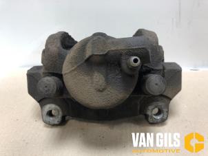 Used Front brake calliper, right Landrover Freelander II 2.2 td4 16V Price on request offered by Van Gils Automotive