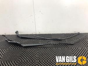 Used Set of wiper blades Mercedes B (W247) 2.0 B-200d Price € 59,99 Margin scheme offered by Van Gils Automotive