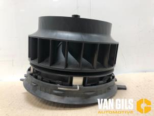 Used Heating and ventilation fan motor Mercedes C Estate (S205) C-180 1.6 16V BlueEfficiency Price € 99,99 Margin scheme offered by Van Gils Automotive