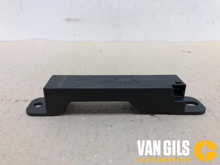 Używane Antena Mercedes C Estate (S205) C-180 1.6 16V BlueEfficiency Cena € 19,99 Procedura marży oferowane przez Van Gils Automotive