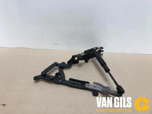 Used Bonnet Hinge BMW 5 serie Touring (F11) 535i 24V TwinPower Turbo Price € 30,00 Margin scheme offered by Van Gils Automotive