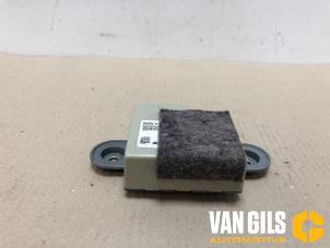 Used Antenna Amplifier BMW 5 serie Touring (F11) 535i 24V TwinPower Turbo Price on request offered by Van Gils Automotive