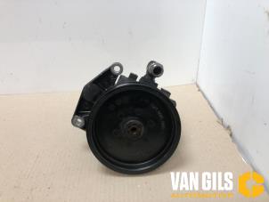Used Power steering pump Mercedes C Estate (S204) 2.5 C-230 V6 24V Price € 100,00 Margin scheme offered by Van Gils Automotive