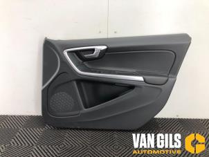 Usagé Revêtement portière haut 4portes avant droite Volvo V60 I (FW/GW) 2.4 D5 20V Autom. Prix sur demande proposé par Van Gils Automotive