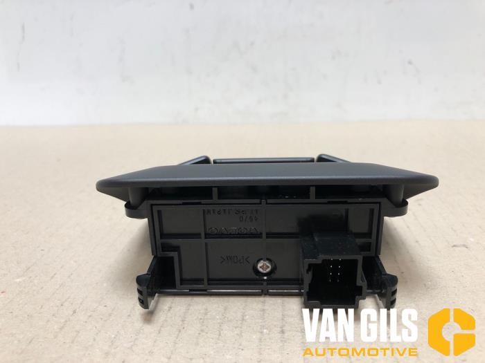 Gebrauchte Handbremse Schalter Volvo V60 I (FW/GW) 2.4 D5 20V Autom. Preis € 30,00 Margenregelung angeboten von Van Gils Automotive