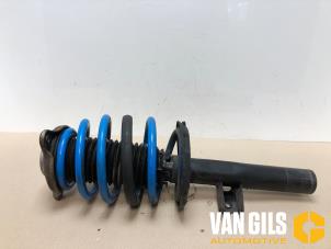 Used Front shock absorber rod, left Mercedes B (W247) 2.0 B-200d Price € 199,99 Margin scheme offered by Van Gils Automotive
