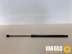 Used Rear gas strut, right Volvo V60 I (FW/GW) 2.4 D5 20V Autom. Price on request offered by Van Gils Automotive