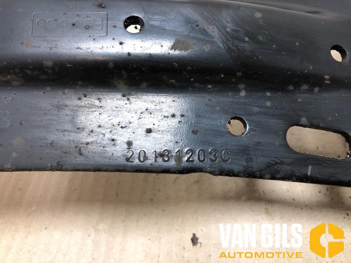 Knuckle bracket, rear right from a Volvo V60 I (FW/GW) 2.4 D5 20V Autom. 2014