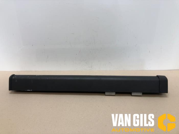 Begagnade Lastnät Volvo V60 I (FW/GW) 2.4 D5 20V Autom. Pris € 74,95 Marginaltabell erbjuds av Van Gils Automotive