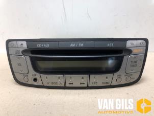 Gebrauchte Radio CD Spieler Peugeot 107 1.0 12V Preis € 74,99 Margenregelung angeboten von Van Gils Automotive