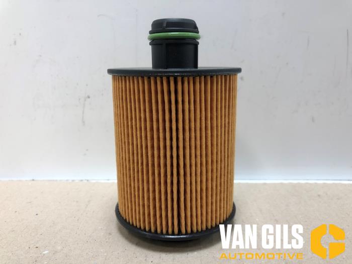 Neuf Filtre huile Opel Astra J (PC6/PD6/PE6/PF6) 1.3 CDTI 16V EcoFlex Prix € 36,29 Prix TTC proposé par Van Gils Automotive