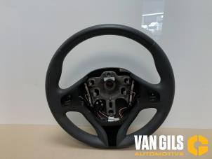 Usados Volante Renault Clio IV (5R) 1.5 Energy dCi 90 FAP Precio de solicitud ofrecido por Van Gils Automotive