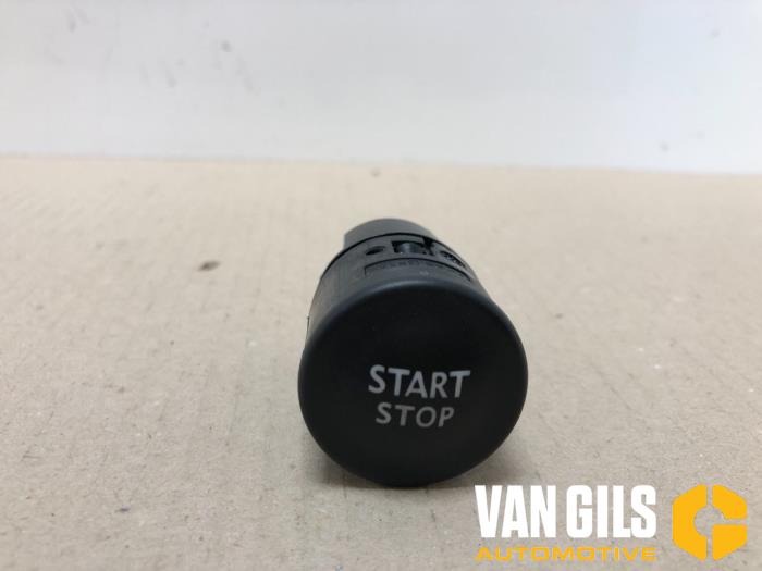 Start/Stopp Schalter van een Renault Clio IV (5R) 1.5 Energy dCi 90 FAP 2013