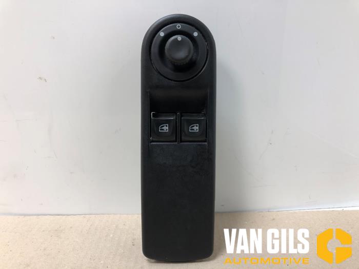 Electric window switch from a Renault Clio IV (5R) 1.5 Energy dCi 90 FAP 2013