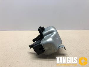 Używane Blokada ukladu kierowniczego Volkswagen Golf VII (AUA) 1.4 TSI 16V Cena na żądanie oferowane przez Van Gils Automotive