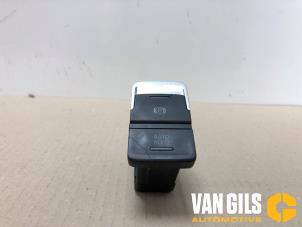Usagé Commutateur frein à main Volkswagen Golf VII (AUA) 1.4 TSI 16V Prix sur demande proposé par Van Gils Automotive