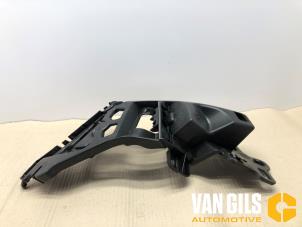 Used Rear bumper bracket, left Renault Clio IV (5R) 1.5 Energy dCi 90 FAP Price on request offered by Van Gils Automotive