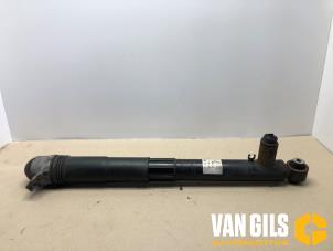 Używane Amortyzator lewy tyl Volkswagen Golf VII (AUA) 1.4 TSI 16V Cena na żądanie oferowane przez Van Gils Automotive