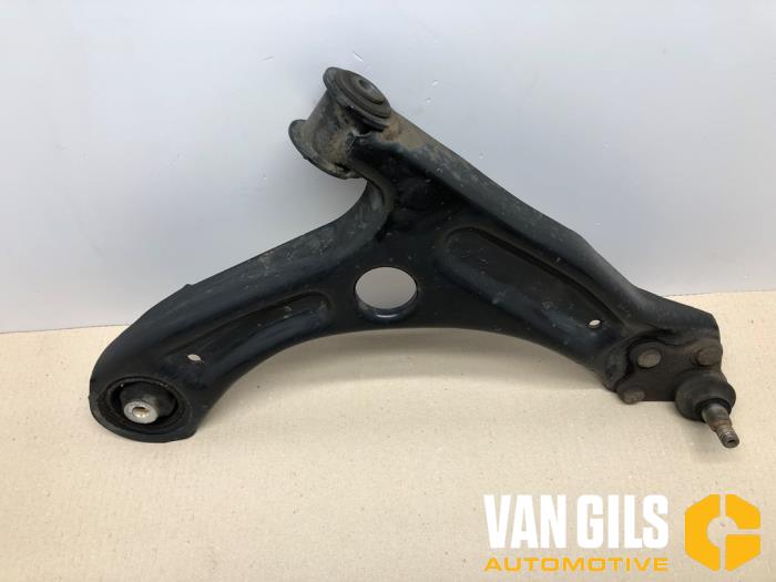 Front wishbone, right from a Volkswagen Up! (121) 1.0 12V 75 2012