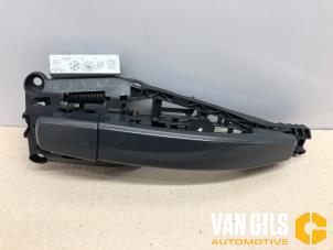 Used Rear door handle 4-door, right Opel Insignia 2.0 CDTI 16V 140 ecoFLEX Price on request offered by Van Gils Automotive