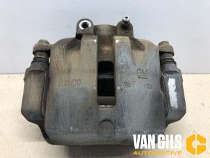 Usados Pinza de freno derecha delante Opel Insignia 2.0 CDTI 16V 140 ecoFLEX Precio de solicitud ofrecido por Van Gils Automotive