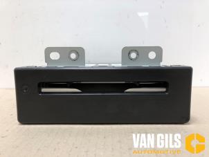 Used CD player Opel Insignia 2.0 CDTI 16V 140 ecoFLEX Price on request offered by Van Gils Automotive