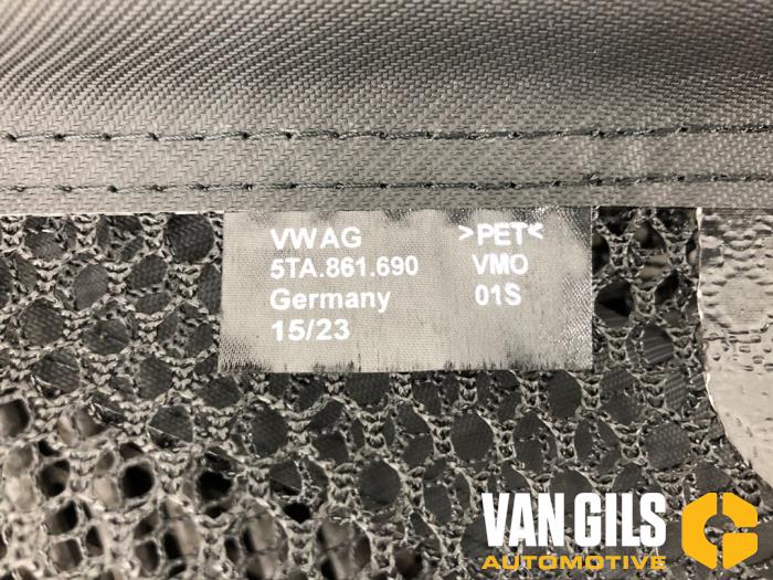 Luggage net from a Volkswagen Touran (5T1) 1.6 TDI 2016