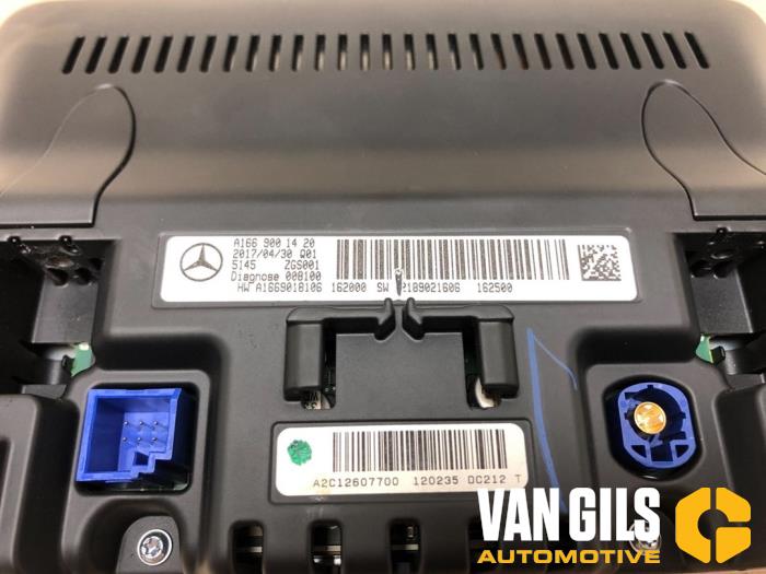 Navigation display from a Mercedes-AMG GLE AMG Coupe (C292) 5.5 63 S AMG V8 biturbo 32V 4-Matic 2017