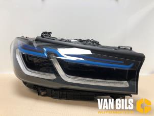 Used Headlight, right BMW 5 serie Touring (G31) 530e 2.0 Turbo 16V Price € 1.749,00 Margin scheme offered by Van Gils Automotive