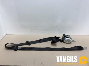 Begagnade Bakre säkerhetsbälte, höger BMW 3 serie (E90) 318i 16V Pris € 50,00 Marginaltabell erbjuds av Van Gils Automotive