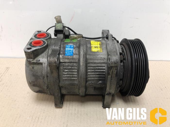 Air conditioning pump from a Volvo 960 I Estate 2.5i 24V 1995