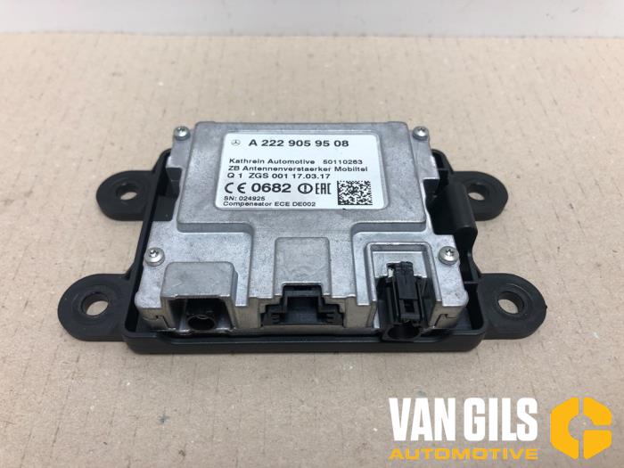 Antenna Amplifier from a Mercedes-AMG GLE AMG Coupe (C292) 5.5 63 S AMG V8 biturbo 32V 4-Matic 2017