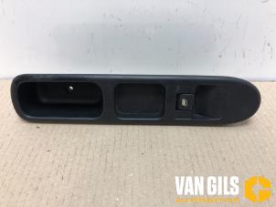 Gebrauchte Elektrisches Fenster Schalter Peugeot 207/207+ (WA/WC/WM) 1.4 16V VTi Preis € 30,00 Margenregelung angeboten von Van Gils Automotive