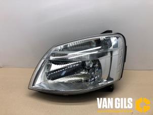 Używane Reflektor lewy Citroen Berlingo 1.6 HDI 16V 75 Cena na żądanie oferowane przez Van Gils Automotive