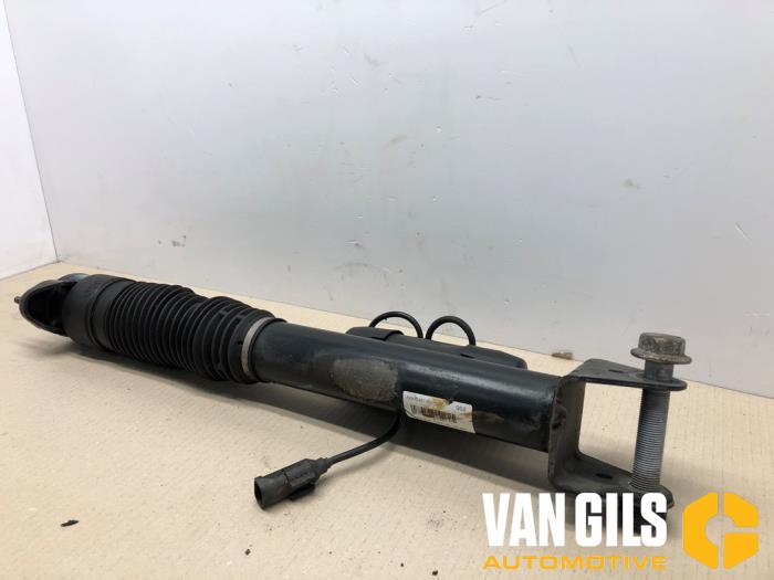 Rear shock absorber rod, left from a Mercedes-AMG GLE AMG Coupe (C292) 5.5 63 S AMG V8 biturbo 32V 4-Matic 2017