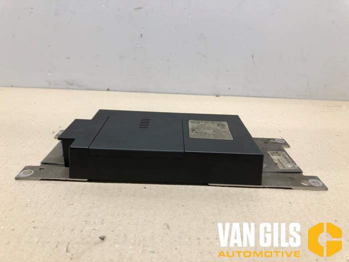 Phone module from a BMW 5 serie Touring (F11) 525d 16V 2016