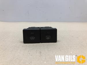 Used Frontscreen heating switch Ford Fiesta 5 (JD/JH) Price € 30,00 Margin scheme offered by Van Gils Automotive