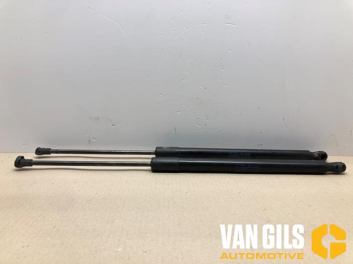 Zestaw amortyzatorów gazowych pokrywy bagaznika z Volkswagen Golf VII (AUA) 1.4 GTE 16V 2015